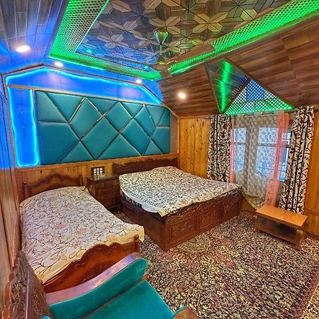 Hotel Exotic Young Shreen Houseboat Srīnagar Exterior foto